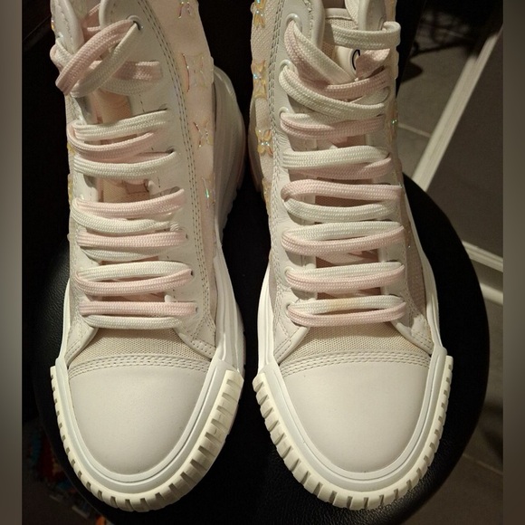 Irredescent pink and white LV high top sneaker “boot” - Picture 2 of 4